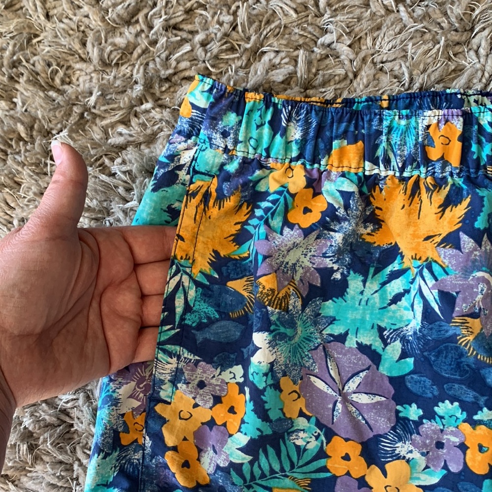 PATAGONIA Barely Baggies Shorts Neo Tropics Channel Blue - Picture 9 of 11